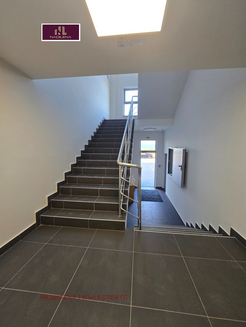 Дава под наем СКЛАД, гр. Елин Пелин, област София област, снимка 9 - Складове - 52220054