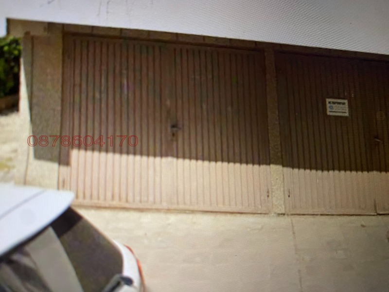 Дава под наем ГАРАЖ, ПАРКОМЯСТО, гр. Плевен, Идеален център, снимка 3 - Гаражи и паркоместа - 53067369