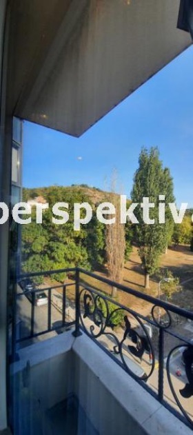 Til leje  1 soveværelse Plovdiv , Tsentar , 71 kvm | 54113178 - billede [7]