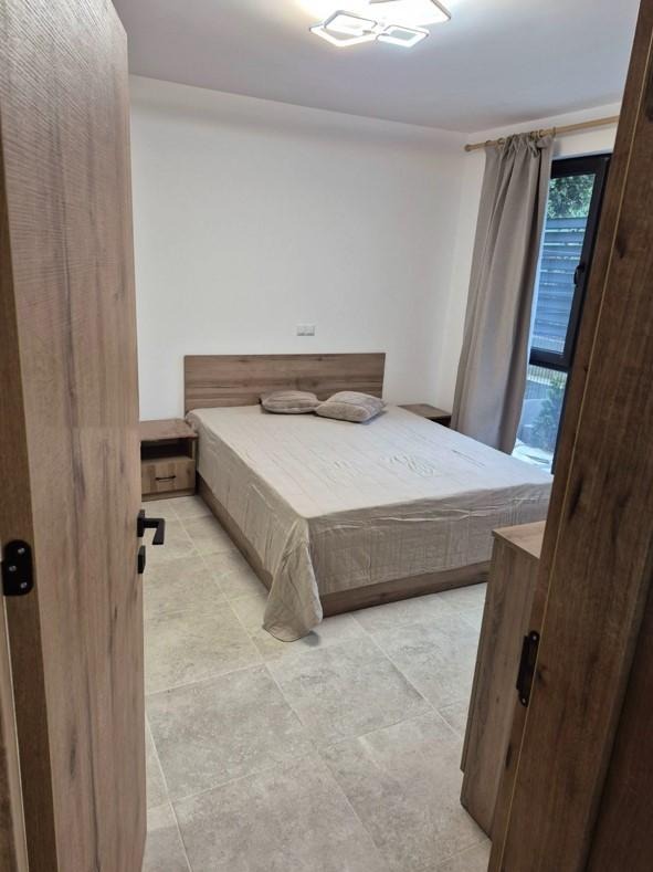 Издаје се  1 спаваћа соба Софија , Младост 4 , 126 м2 | 35900028