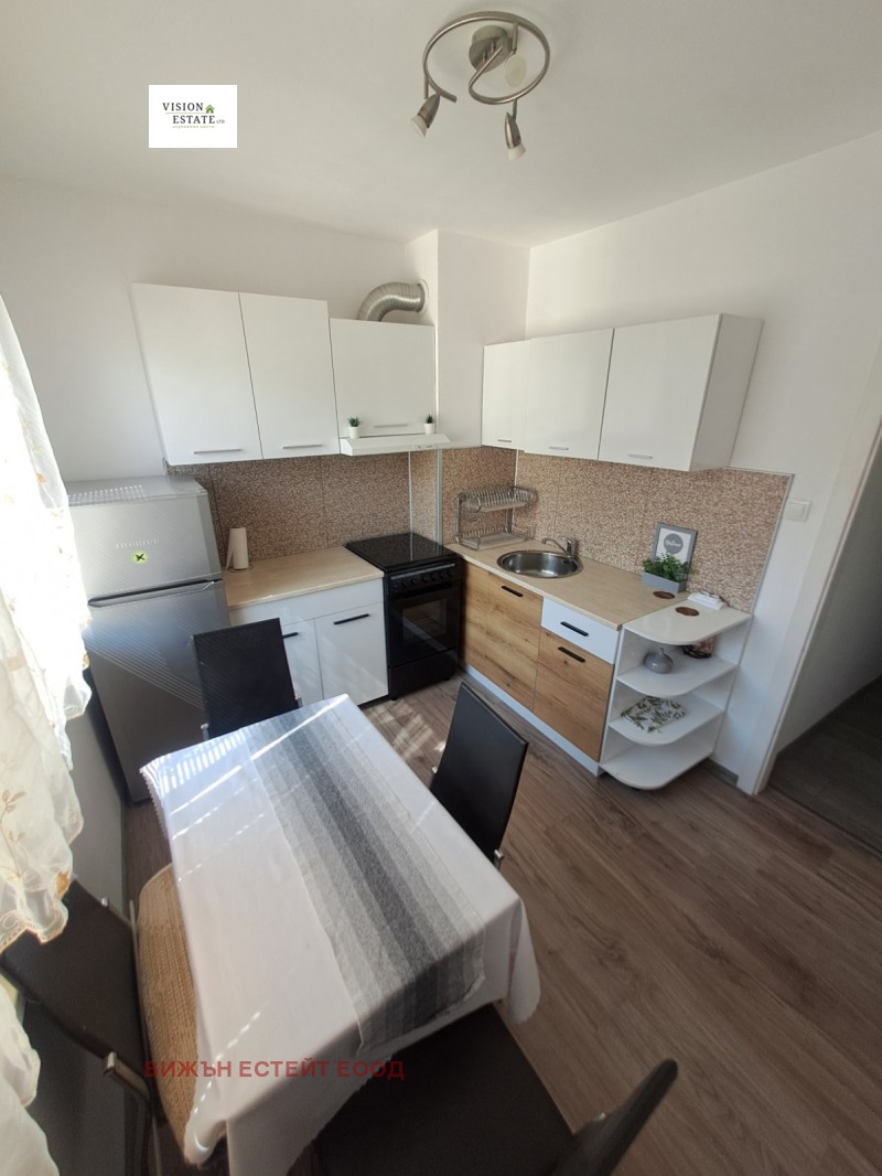 Дава под нем  1-стаен, град София, Надежда 3 •  409 € • ID 45126126 — holmes.bg - [1] 