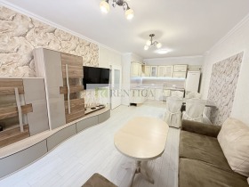1 chambre Tsentar, Varna