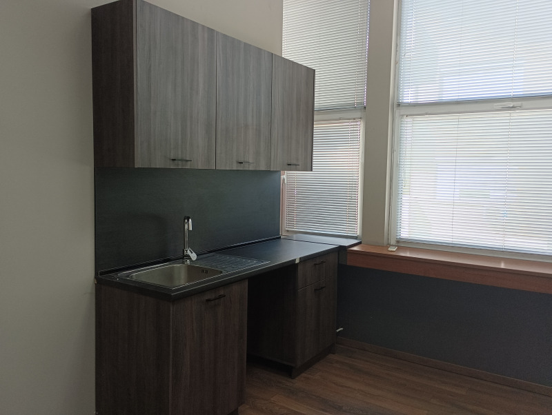 Дава под наем ОФИС, гр. София, Гео Милев, снимка 10 - Офиси - 52574355