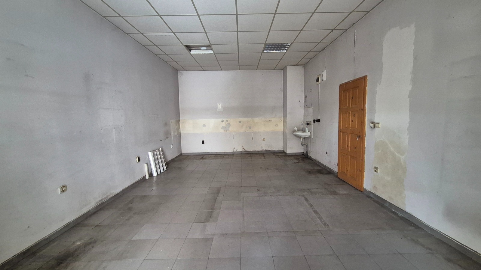 Дава под наем ОФИС, гр. Габрово, Център, снимка 2 - Офиси - 54514879