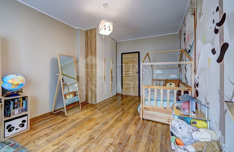 Издаје се  2 спаваће собе Софија , Витоша , 210 м2 | 65120469 - слика [16]