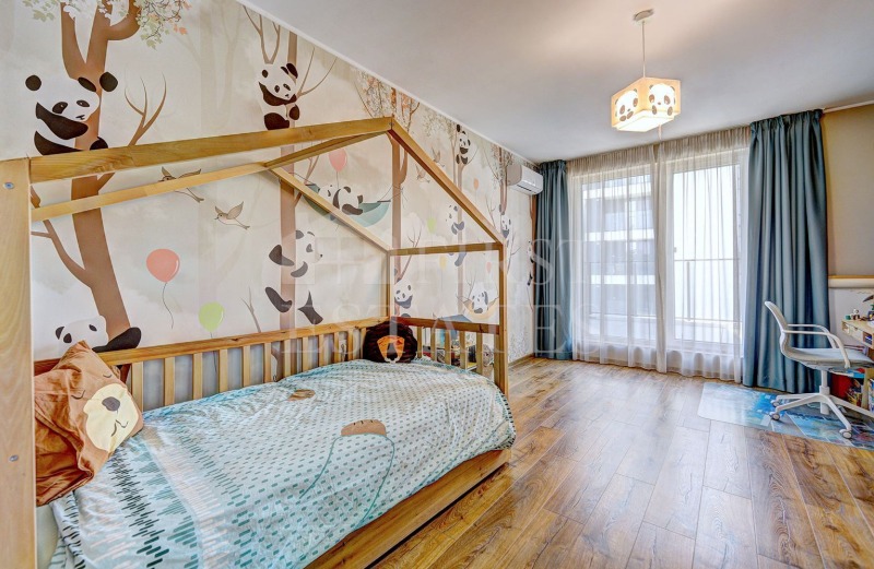 Издаје се  2 спаваће собе Софија , Витоша , 210 м2 | 65120469 - слика [15]