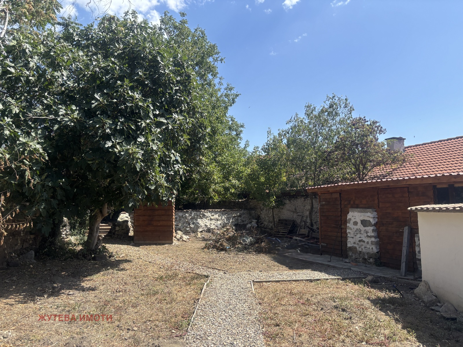 Дава под наем КЪЩА, гр. Карлово, област Пловдив, снимка 15 - Къщи - 56130583