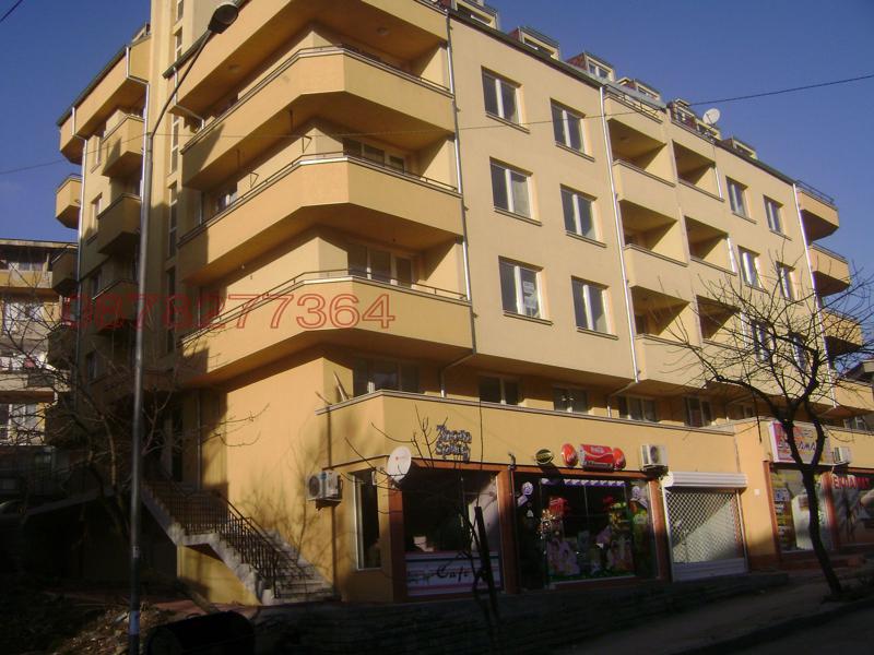 Дава под наем 2-СТАЕН, гр. Благоевград, Широк център