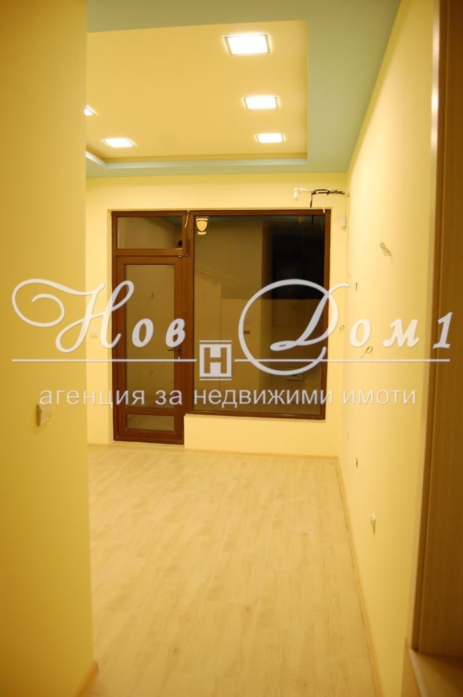 Дава под наем МАГАЗИН, гр. Варна, Център, снимка 2 - Магазини - 54119431