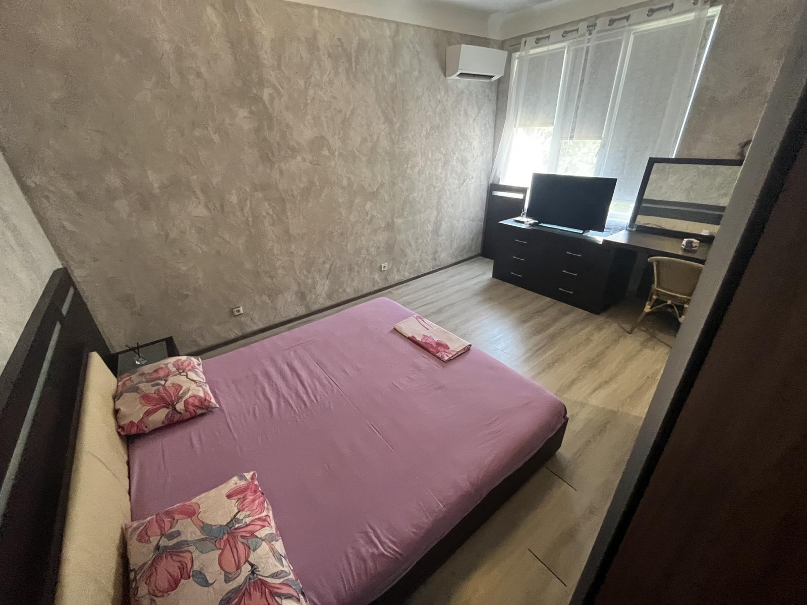 Дава под наем 2-СТАЕН, гр. Бургас, Център, снимка 2 - Апартаменти - 54394031