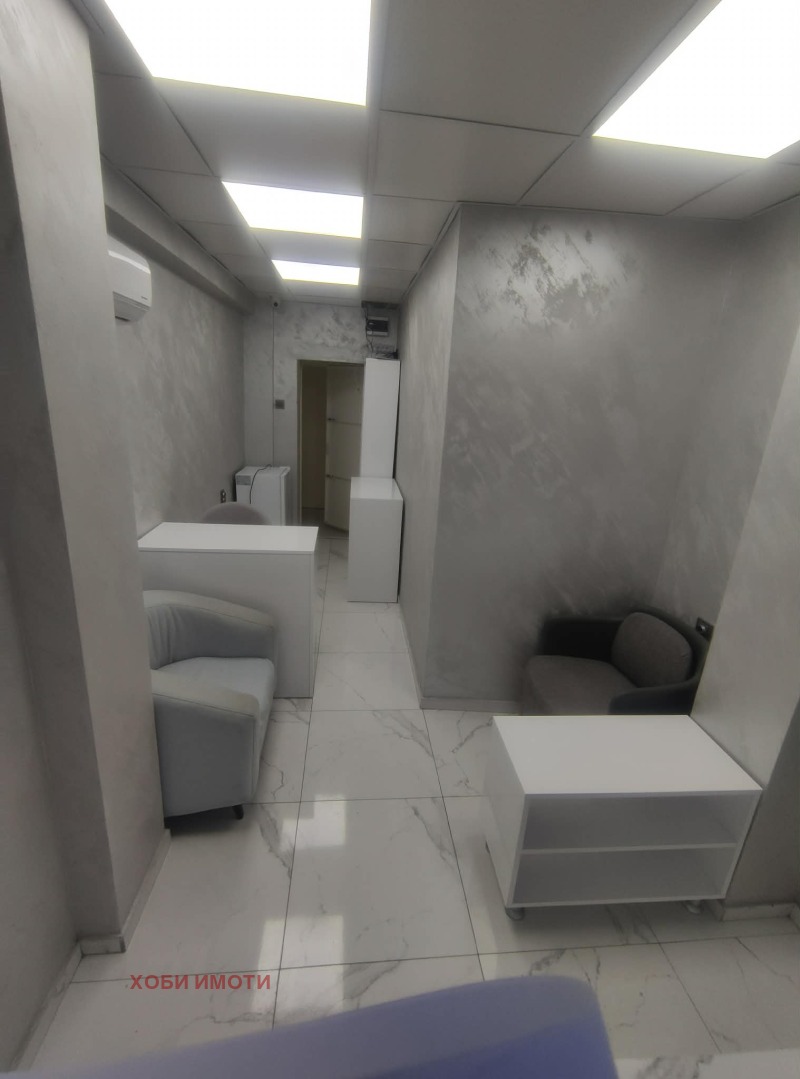Дава под Наем ОФИС в град Пловдив, Център - 10 кв.м / 220 € » 430.28 лв., ХОБИ ИМОТИ