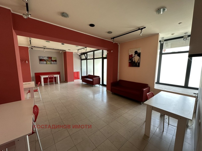 Te huur  Winkel Plovdiv , Trakija , 110 m² | 51012211