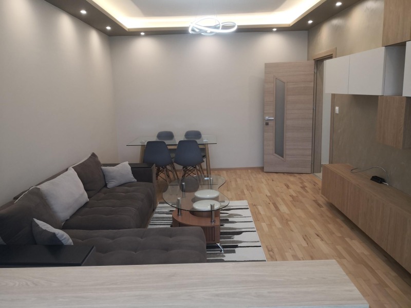 Дава под нем  2-стаен, град София, Надежда 1 •  649 EUR • ID 31462283 — holmes.bg - [1] 