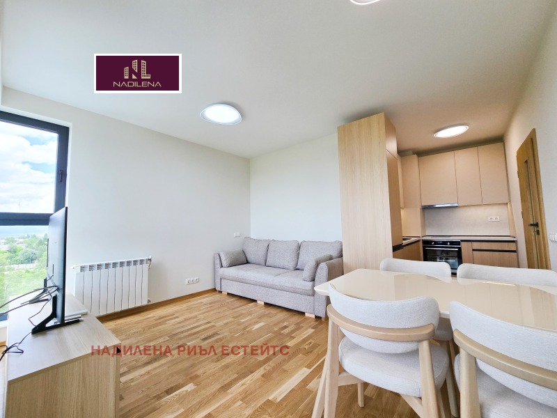 Zu vermieten  1 Schlafzimmer Sofia , Poligona , 65 qm | 32692231