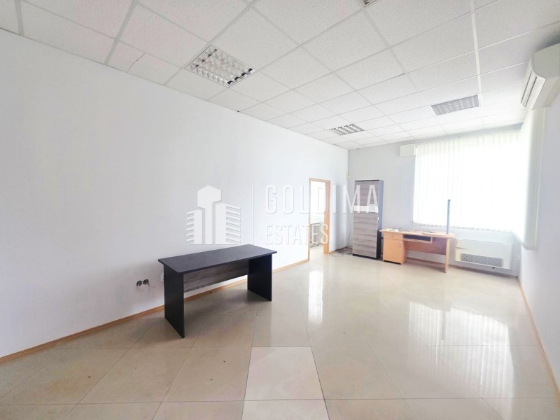 De inchiriat  Birou Burgas , Slaveicov , 240 mp | 21183389 - imagine [3]