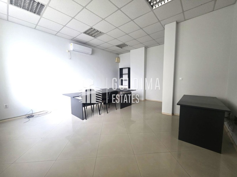 De inchiriat  Birou Burgas , Slaveicov , 240 mp | 21183389 - imagine [2]