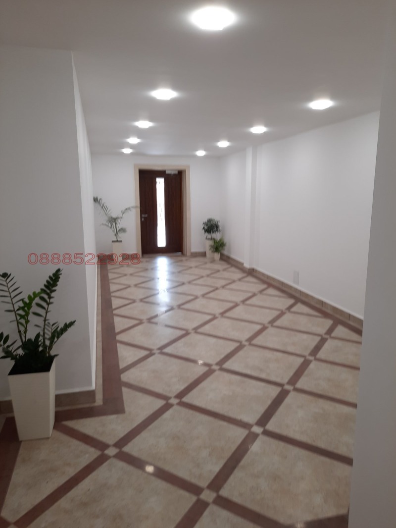 Издаје се  1 спаваћа соба Софија , Центар , 101 м2 | 94737483 - слика [2]