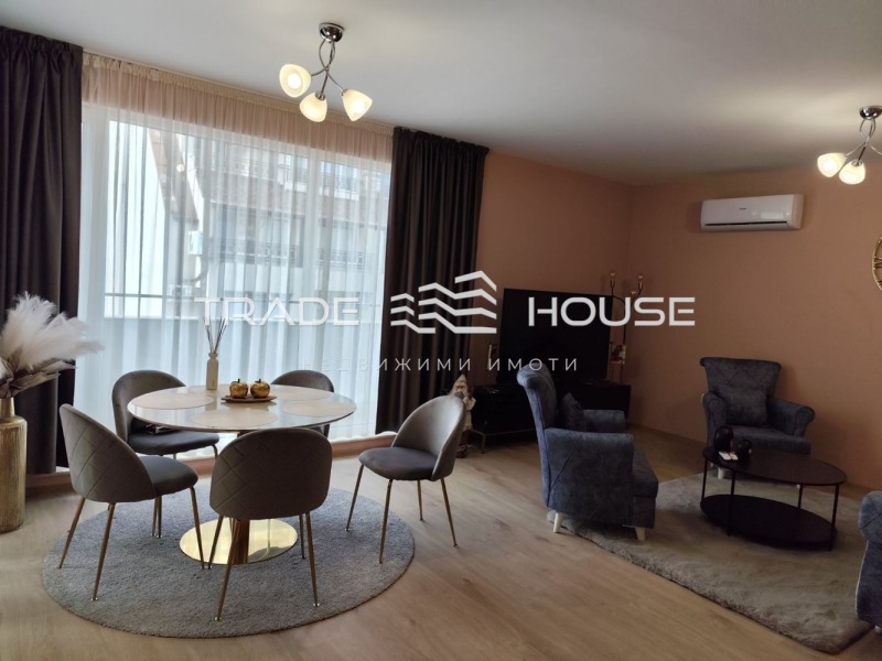 Kiadó  2 hálószobás Plovdiv , Centar , 90 négyzetméter | 53704418