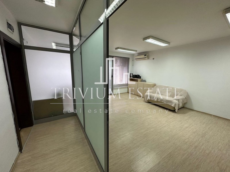 Дава под наем ОФИС, гр. Пловдив, Младежки Хълм, снимка 4 - Офиси - 52639619