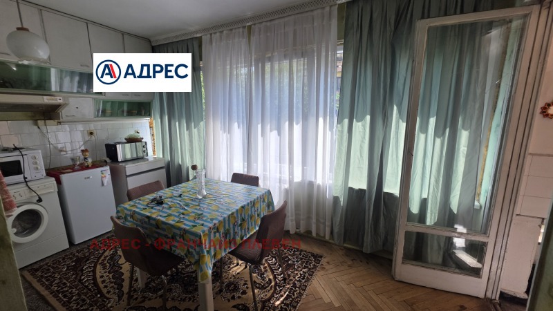 Дава под наем  2-стаен град Плевен , Широк център , 65 кв.м | 95090054