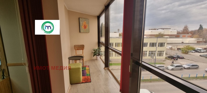 Дава под наем СТАЯ, гр. Пазарджик, Идеален център, снимка 3 - Стаи под наем - 52523719