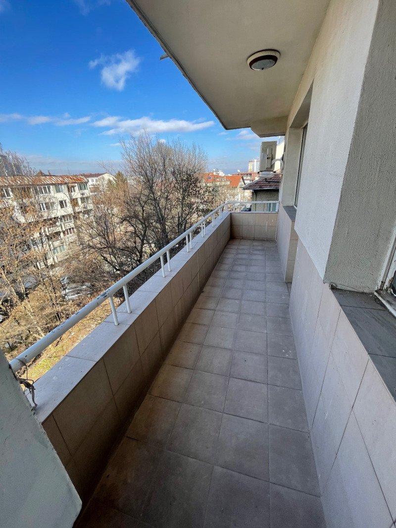 Дава под наем 3-СТАЕН, гр. София, Лозенец, снимка 16 - Апартаменти - 53499550