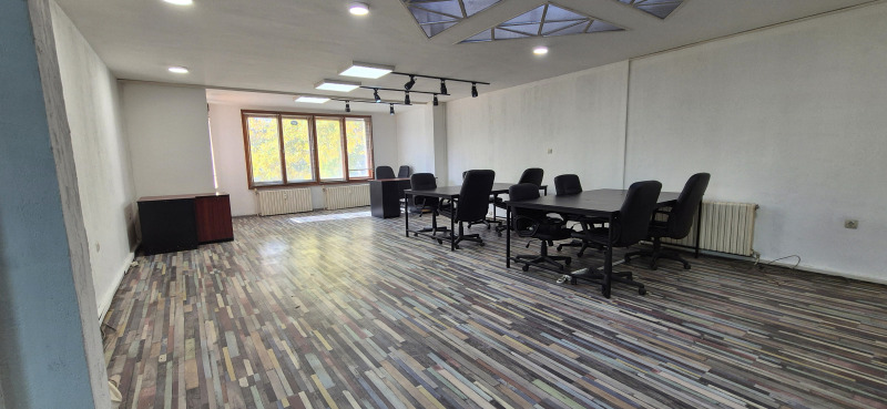 En renta  Oficina Pernik , Tsentar , 110 metros cuadrados | 58904332