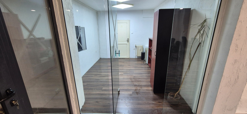 En renta  Oficina Pernik , Tsentar , 110 metros cuadrados | 58904332 - imagen [6]