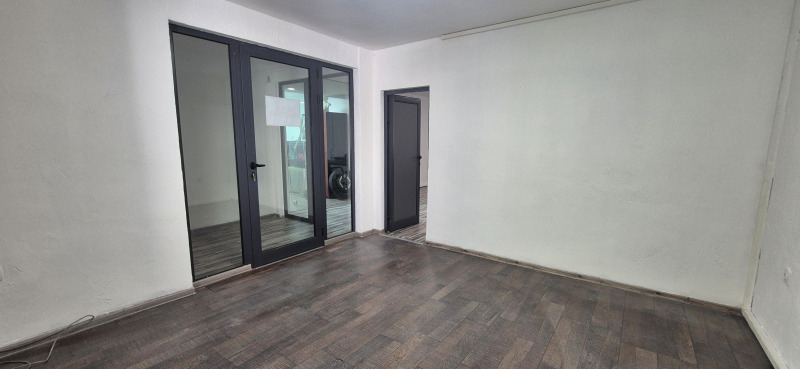 En renta  Oficina Pernik , Tsentar , 110 metros cuadrados | 58904332 - imagen [4]