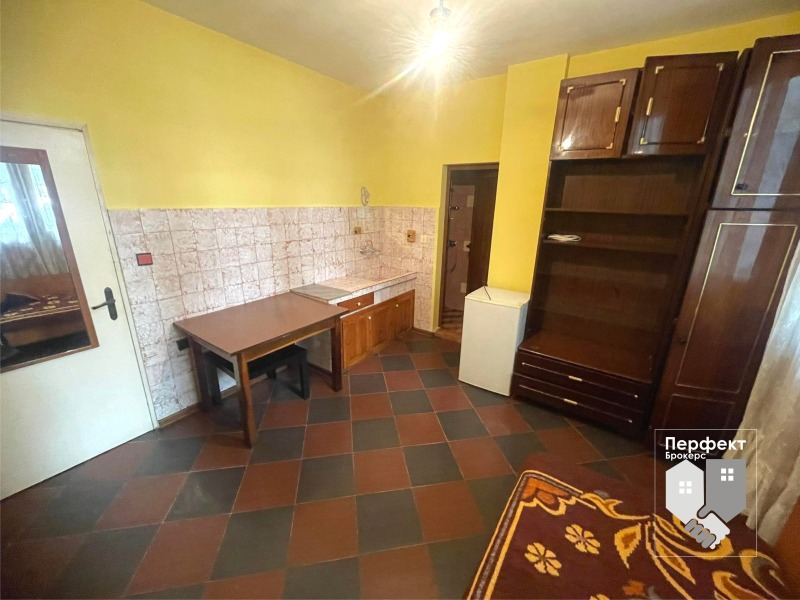 De inchiriat  Cameră Velico Târnovo , Țentâr , 16 mp | 43329701 - imagine [2]