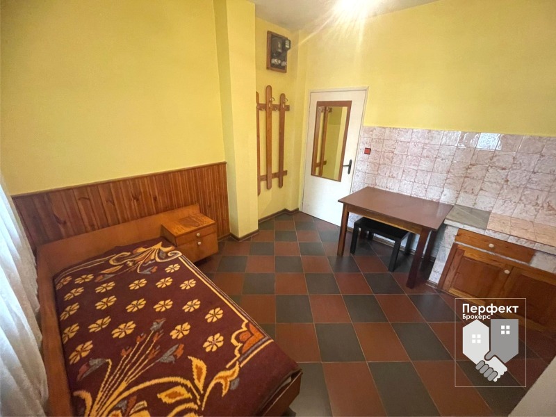 De inchiriat  Cameră Velico Târnovo , Țentâr , 16 mp | 43329701 - imagine [3]