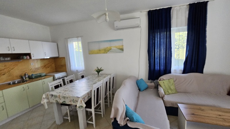 Дава под наем КЪЩА, гр. Бургас, с. Брястовец, снимка 6 - Къщи - 53028333