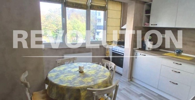 Дава под наем 3-СТАЕН, гр. Варна, Цветен квартал, снимка 2 - Апартаменти - 52707814