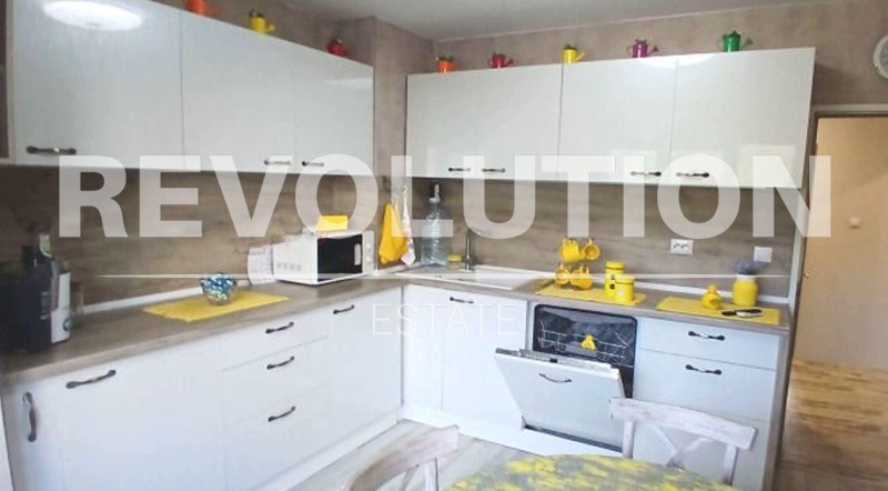 Дава под наем 3-СТАЕН, гр. Варна, Цветен квартал, снимка 3 - Апартаменти - 52707814