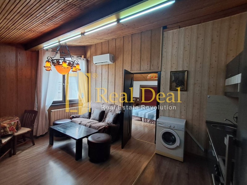 Kiadó  Ház emelete Sofia , Nadezsda 1 , 46 négyzetméter | 89970906
