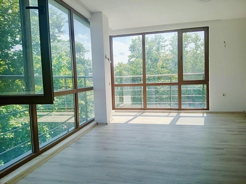 Kiadó  2 hálószobás Burgas , Lazur , 70 négyzetméter | 61455783