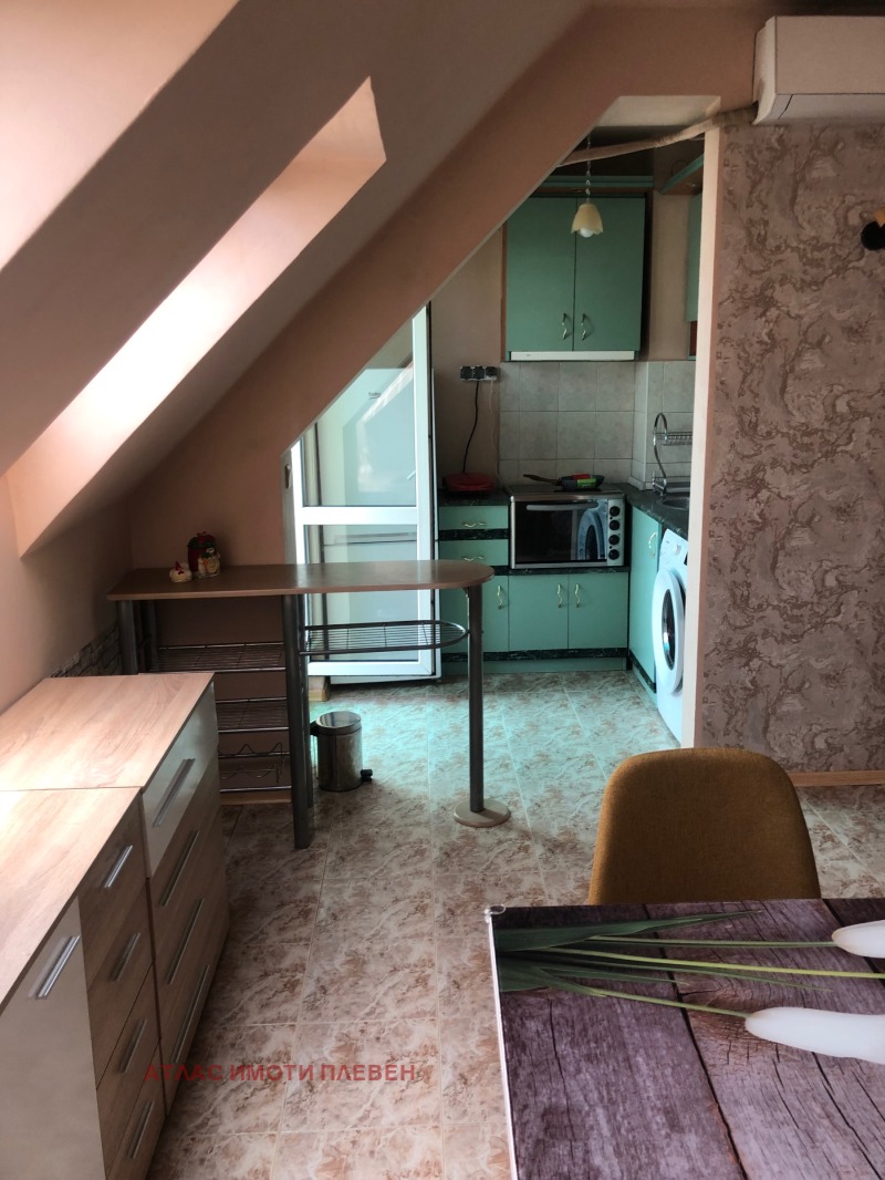 Издаје се  Поткровље Плевен , Широк центар , 50 м2 | 93958289 - слика [2]