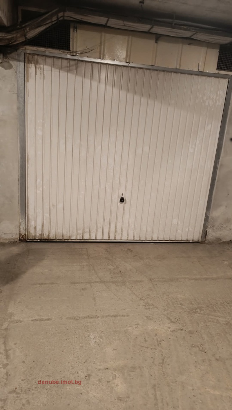 Zu vermieten  Garage Ruse , Zentar , 20 qm | 86855484