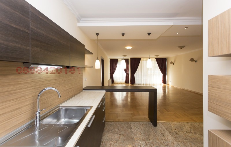 Дава под наем МНОГОСТАЕН, гр. София, Изток, снимка 3 - Апартаменти - 52783814