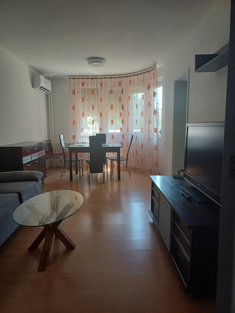 Издаје се  1 спаваћа соба Софија , Зона Б-19 , 74 м2 | 51650710 - слика [2]