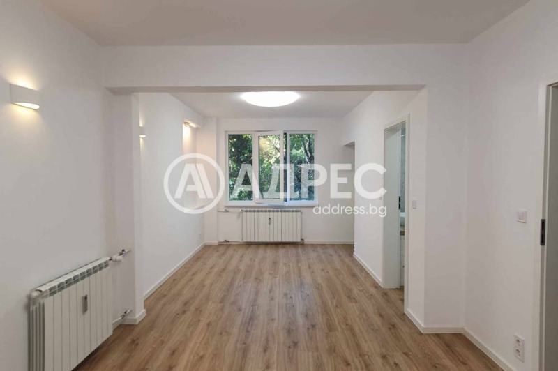 Zu vermieten  2 Schlafzimmer Sofia , Zentar , 81 qm | 23275640 - Bild [2]