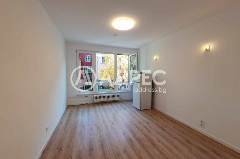 Zu vermieten  2 Schlafzimmer Sofia , Zentar , 81 qm | 23275640 - Bild [8]