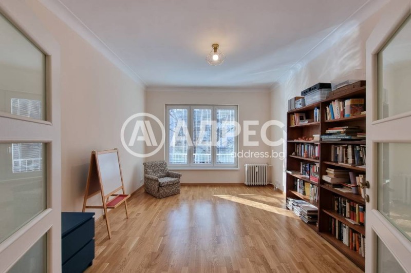 Издаје се  2 спаваће собе Софија , Центар , 102 м2 | 99415903 - слика [10]