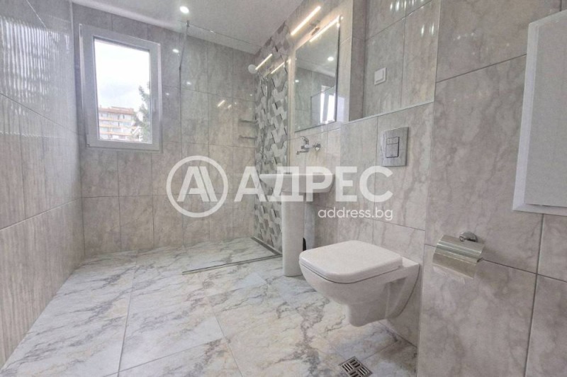 K pronájmu  1 ložnice Sofia , Borovo , 74 m2 | 42316421 - obraz [4]