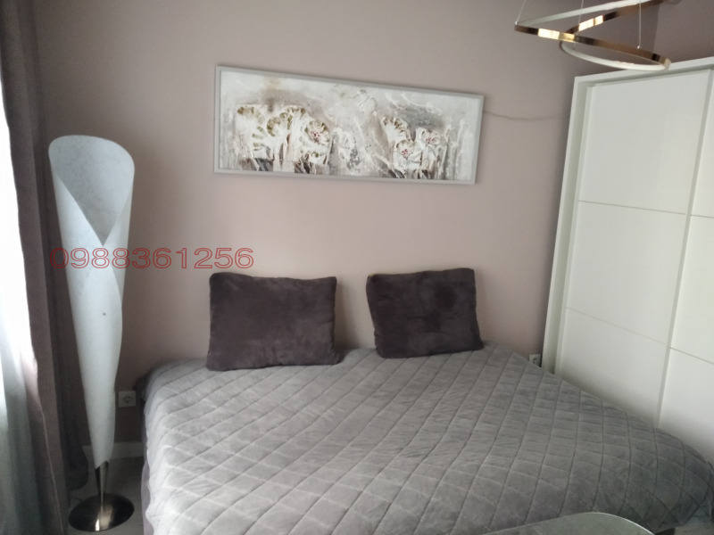 Дава под Наем СТАЯ в град Варна, Базар Левски - 22 кв.м / 330 € » 645.42 лв.