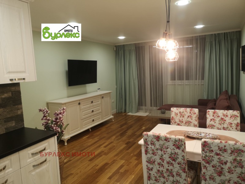 Дава под наем 2-СТАЕН, гр. Варна, Лятно кино Тракия, снимка 2 - Апартаменти - 52731473