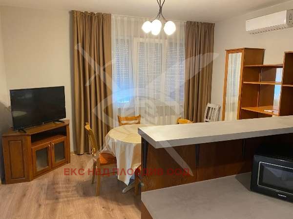 Дава под наем КЪЩА, с. Марково, област Пловдив, снимка 2 - Къщи - 54636477