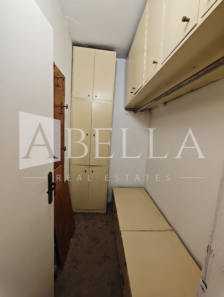 Дава под наем 4-СТАЕН, гр. София, Света Троица, снимка 11 - Апартаменти - 53811519