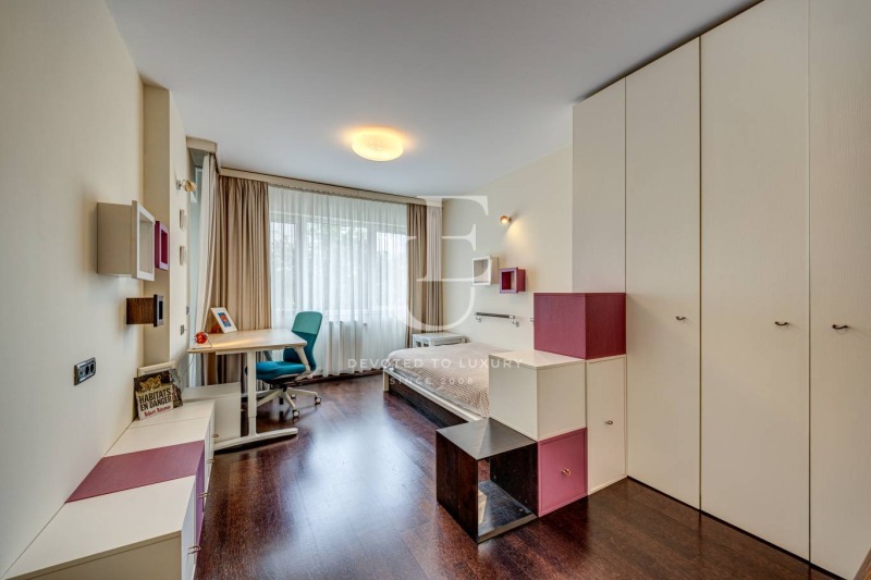 Zu vermieten  2 Schlafzimmer Sofia , Izgrew , 165 qm | 47920168 - Bild [9]