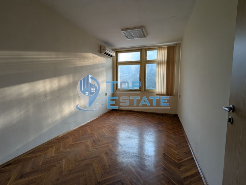 Издаје се  Канцеларија регион Велико Тарново , Горна Орјаховица , 13 м2 | 28039152 - слика [5]